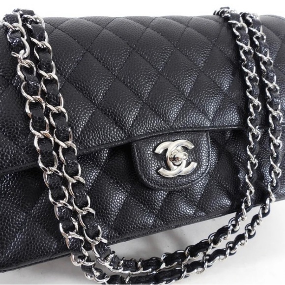 Chanel Medium Classic Flap Silver hardware, in excellent condition - Picture 3 of 6